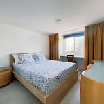 The Place אלבופיירה