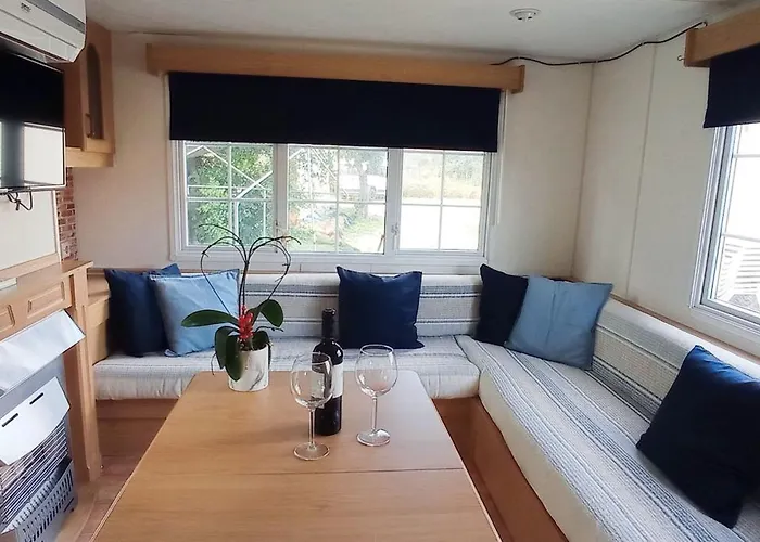 אתר קמפינג The Place *