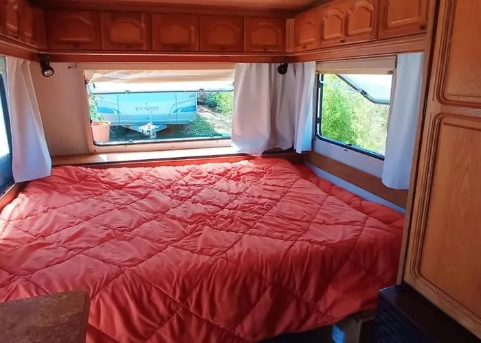 אתר קמפינג The Place אלבופיירה