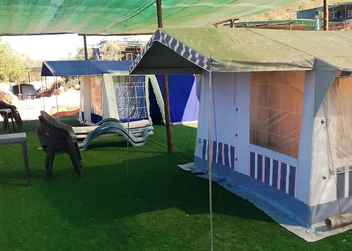 The Place * אלבופיירה